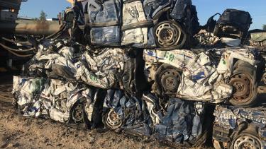 Empezaron a compactar vehículos provinciales y buscan incluir a los judicializados