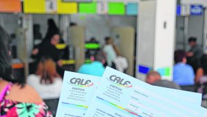 Aumenta la tarifa de luz en Neuquén mientras CALF negocia la deuda