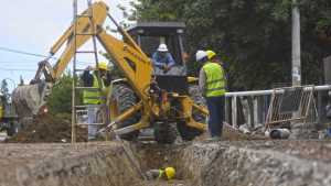 Etapa final de la obra de cloacas del centro de Roca