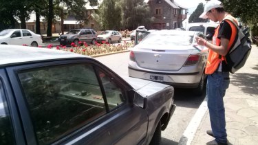 Le bajan el pulgar al abono para estacionar en Bariloche