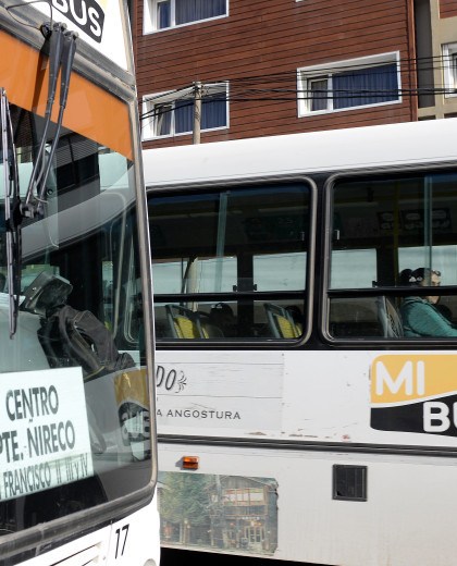 La empresa Mi Bus presta el servicio de transporte público de pasajeros en Bariloche.