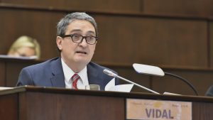 Vidal dice que Quiroga es «virtual propietario» de la UCR neuquina
