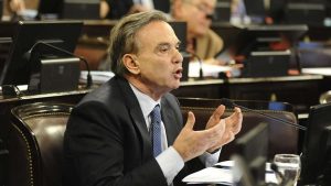 Pichetto y el control al dólar: «Si Macri gana, al otro día levanta las medidas porque vuelve la calma»