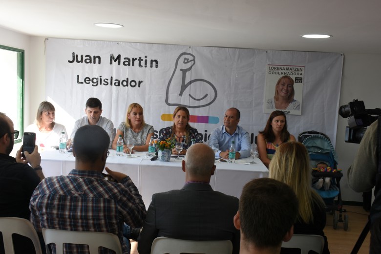 Los candidatos provinciales fueron acompañados por la diputada Najul, exministra de Salud de Mendoza.