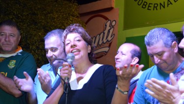 En campaña, Carreras destacó el compromiso de los estatales