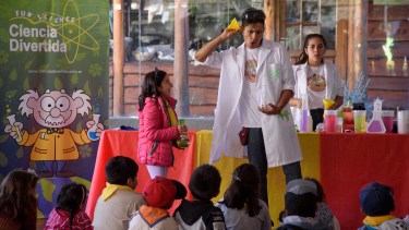 "Ciencia chocolatosa" ayer y hoy por la tarde en el Scum. Foto: Marcelo Martínez