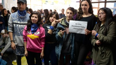 La protesta se llevó a cabo esta mañana en el hall central del Crub. Foto: Chino Leiva