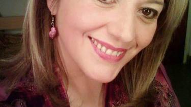 La conductora Karina Maureira sorprendió con su faceta de cantante. (Gentileza).-