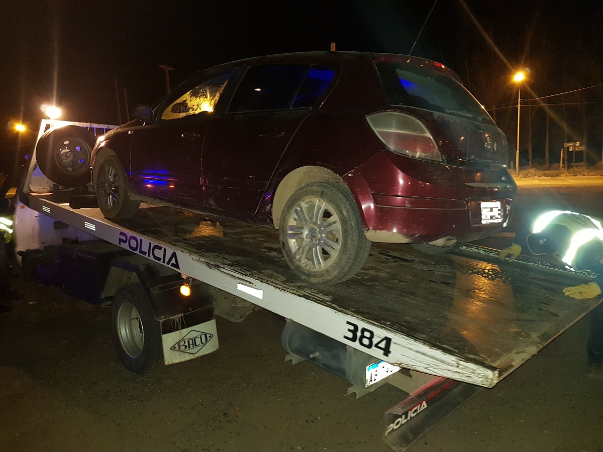La policía secuestró el vehículo en el Parque Industrial de Neuquén. (Foto: Gentileza.-)
