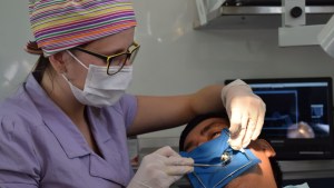 Se fue del paraje a los 12 años  y ahora volvió como odontóloga