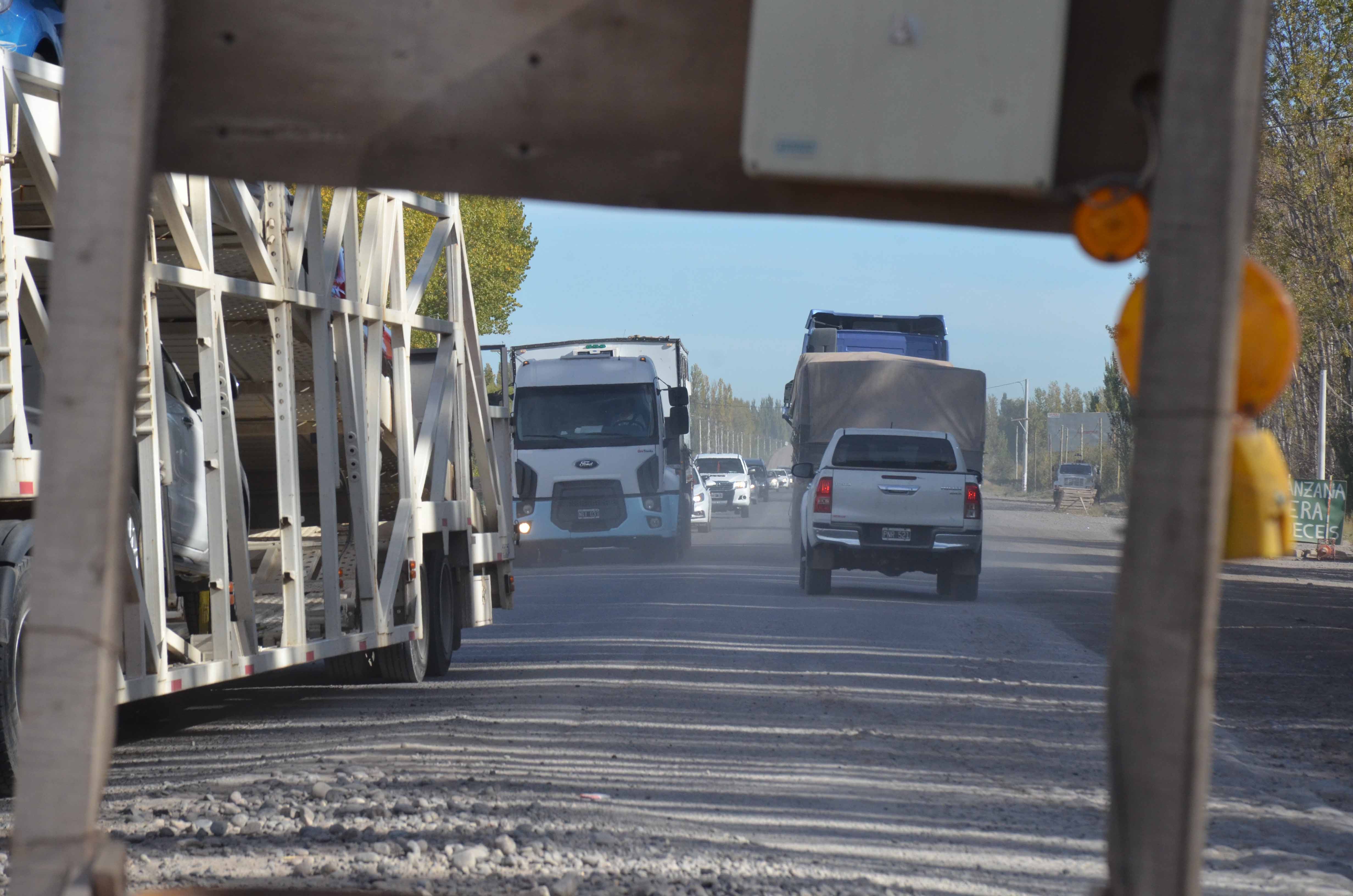 Reactivaron las obras en la Ruta 22 - Diario Río Negro