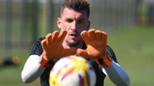 Armani se desgarró y estará tres semanas afuera