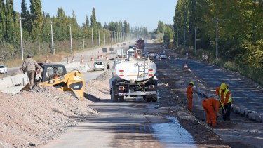 09/04/2019 - ag nqn - Obras de la ruta 22 - salto