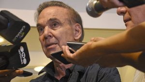 Pichetto apoyó la suspensión de los regresos de argentinos varados en el exterior