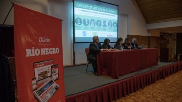 La conferencia "los nuevos retos para el turismo" se hizo esta tarde en Bariloche. Foto: Marcelo martinez