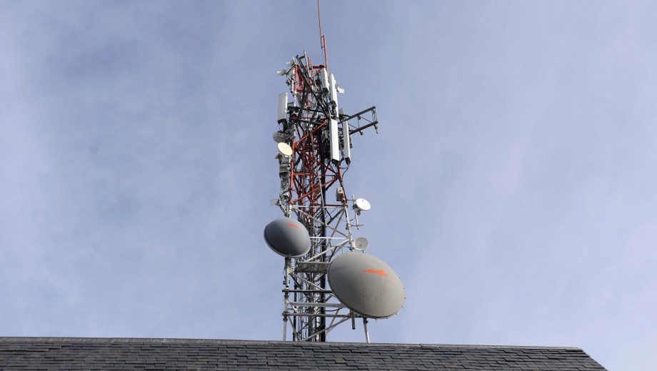 Imagen ilustrativa de antenas de telefonía en Bariloche.