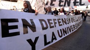 Docentes universitarios llevarán sus reclamos al Centro Cívico