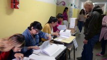 Imagen de Con un 70% de votantes, Bariloche espera el recuento