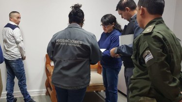 El hombre fue entregado a la Policía de Investigaciones de Chile. Foto: gentileza