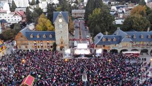 Topa hizo bailar a miles de personas en Bariloche