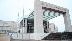 Acusaron a un empleado de la Legislatura por presentar certificados falsos