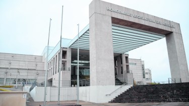 Acusaron a un empleado de la Legislatura por presentar certificados falsos