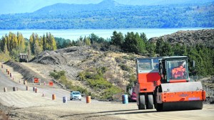 El asfalto de la Ruta Nacional 23 está a las puertas de Bariloche