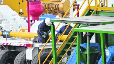 El principal esfuerzo de las compañías locales pasa por mantener las fuentes laborales. 