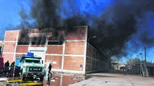 Allen: el incendio en el galpón de la ex Soldimar podría dejar sin trabajo a 85 empleados