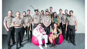 La Delio Valdez  desata el cumbión en Roca