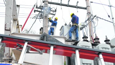 El recorte de beneficios agrava el impacto del tarifazo de luz