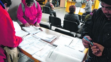 Roca, Bariloche y Viedma son las tres ciudades con el padrón organizado por circuitos. Sus vecinos votan cerca de sus domicilios. Foto: Archivo