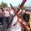Imagen de Vía Crucis en Neuquén: oración, reflexión y caminata hacia la barda en Semana Santa