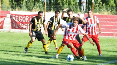 Solís y Jeldres, dos que estuvieron en el Torneo Federal A y siguieron en el plantel en la Liga.