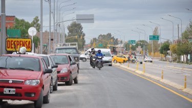 No hay espacio para carga y descarga de proveedores. Foto: Archivo Juan Thomes