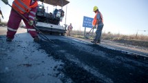 Imagen de Cortan la Ruta 22 en Neuquén por arreglos del asfalto