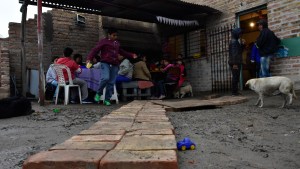 Un merendero de Roca pide ayuda para cerrar el lugar por la llegada del invierno