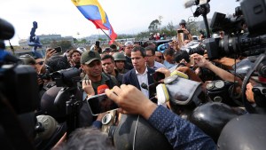 Guaidó llamó a un levantamiento militar en Venezuela para derrocar a Maduro