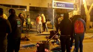 ATE se encuentra bloqueando ANSES en Cipolletti, Roca y Regina