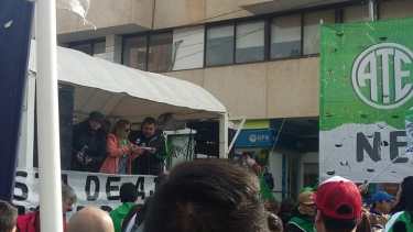 Las organizaciones llegaron a la Municipalidad donde realizarán el acto.