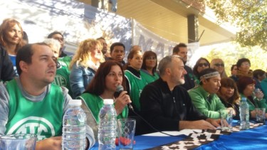 ATE y la CTA Autónoma aguardaron el fallo en General Roca. Foto: gentileza