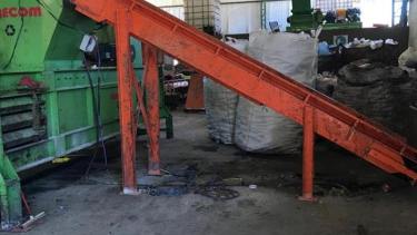 En la planta de tratamiento se hace una selección de la basura. Gentileza municipalidad de Aluminé.