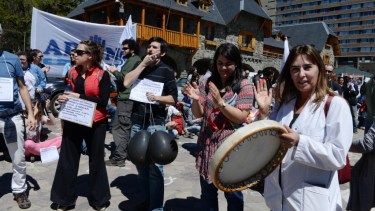 Los investigadores y los estudiantes se movilizan en Bariloche