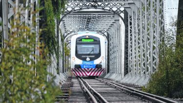 Se reanudó el servicio del tren que une Neuquén y Cipolletti