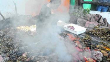 Curanto, una de las recetas de tradición originaria.