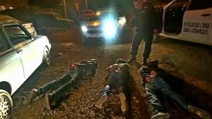 Tres detenidos tras robar a adolescentes y un auto