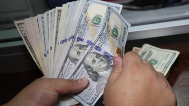 Dólar: semana corta y mercados expectantes