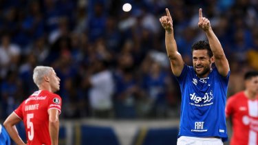 Fred metió tres goles y liquidó el encuentro en el primer tiempo.