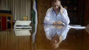 Gennuso tildó de “apriete” el corte de teléfonos al municipio