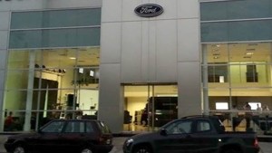 Una concesionaria fue condenada a entregar una camioneta nueva y a pagar un millón de pesos